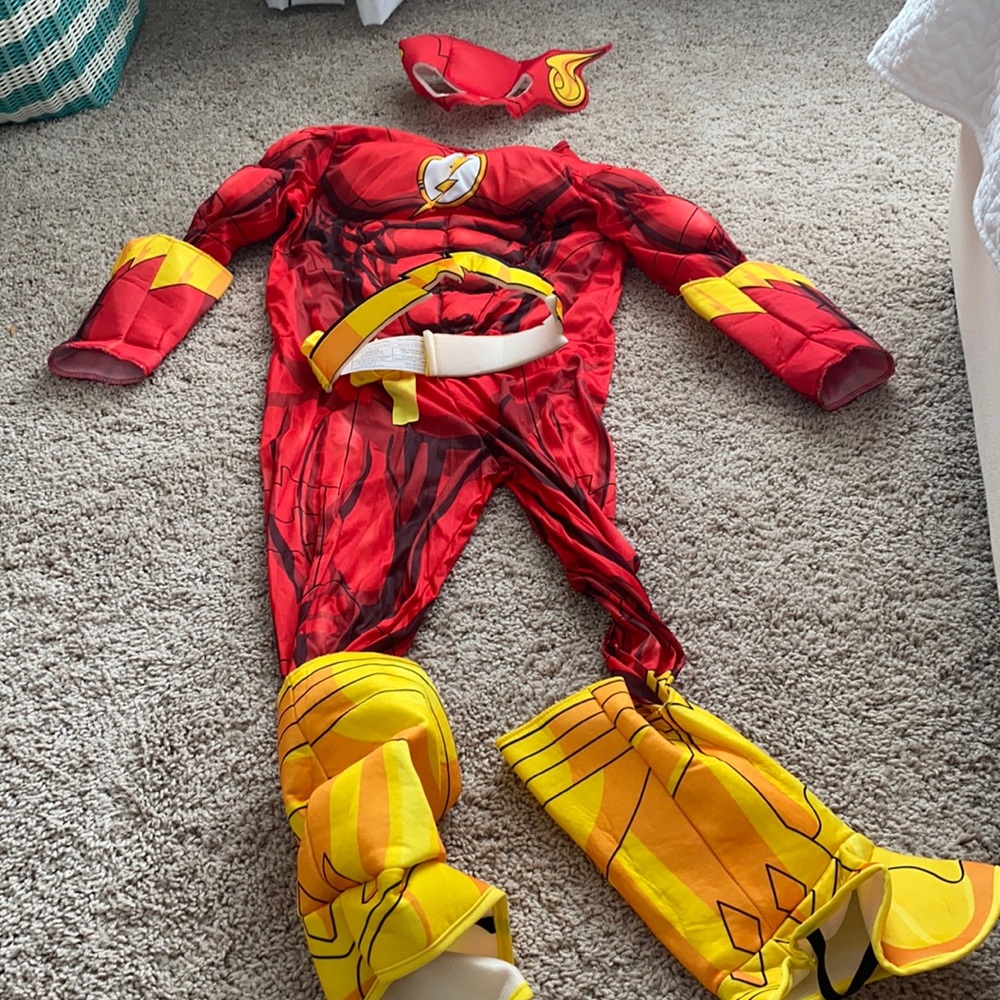 The Flash costume size youth M